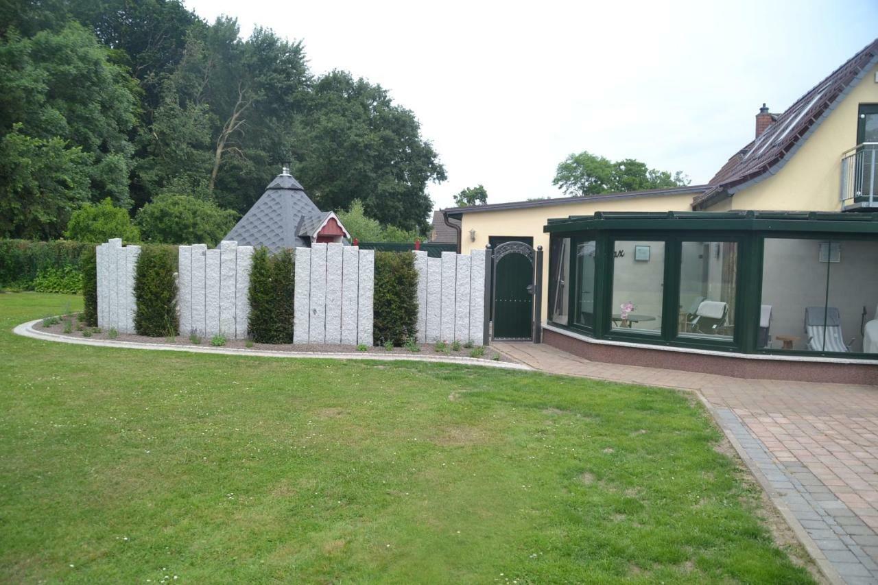 Ferienwohnung 1 Bei Familie Saupe 샤프로데 외부 사진